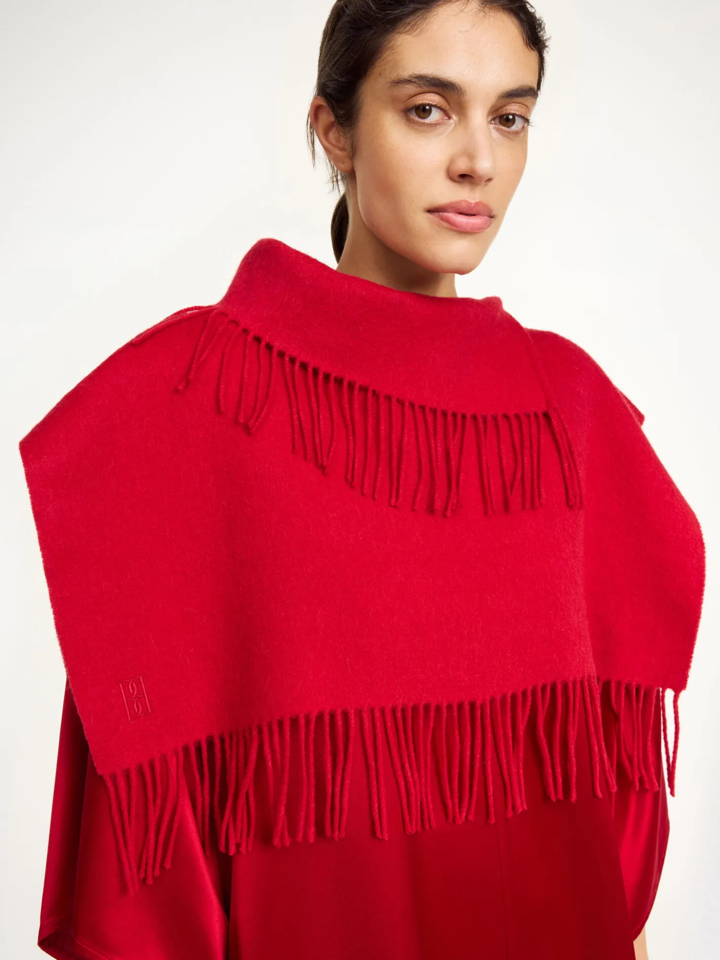 Hot By Malene Birger Turtla halsedisse i uld DarkChilli