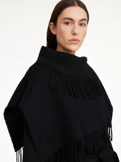 New By Malene Birger Turtla halsedisse i uld Black